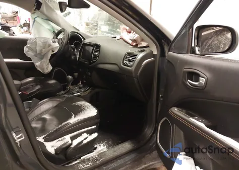 2018 Jeep Compass Limited 4X4 z USA, uszkodzony, nr VIN 3C4NJDCB7JT329693